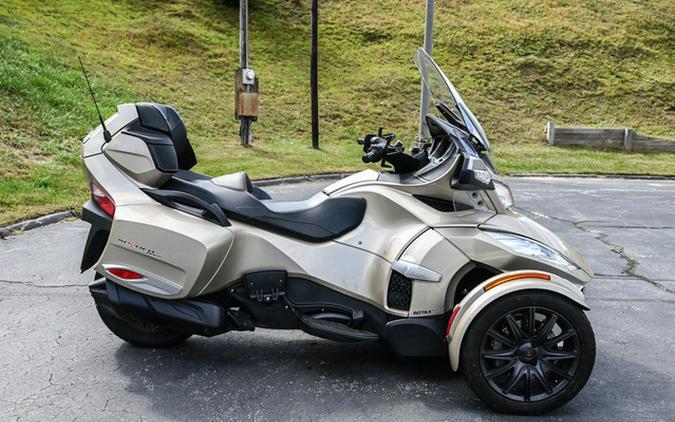 2017 Can-Am Spyder RT S 6-Speed Semi-Automatic (SE6)