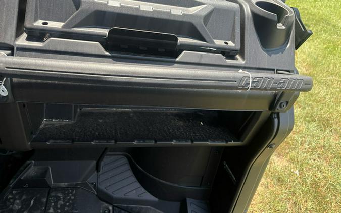 2025 Can-Am Defender XT HD9