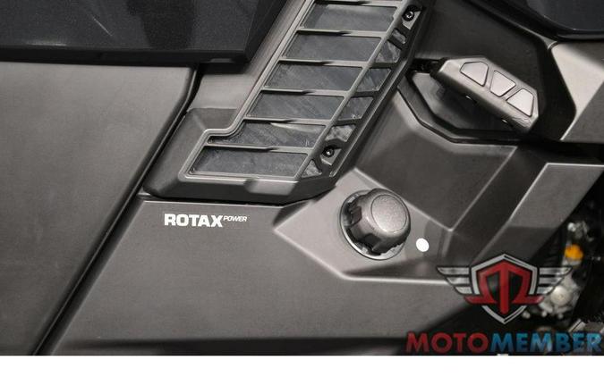 2026 Can-Am Defender MAX XT CAB HD11 With 10.25 in. Infotainment