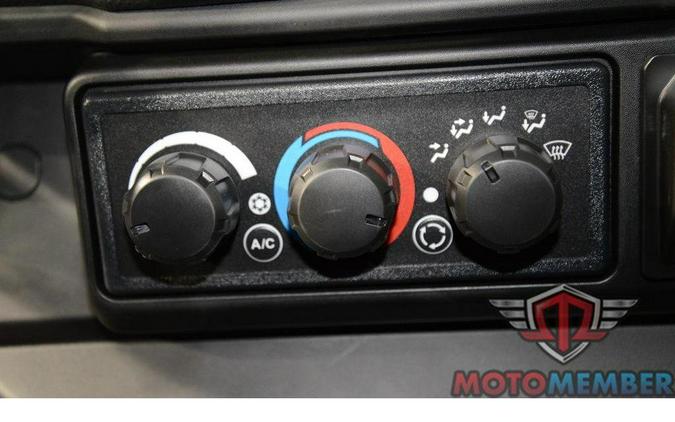 2026 Can-Am Defender MAX XT CAB HD11 With 10.25 in. Infotainment