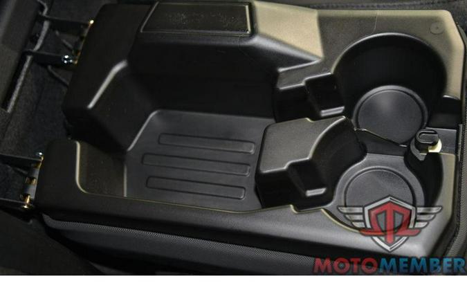 2026 Can-Am Defender MAX XT CAB HD11 With 10.25 in. Infotainment