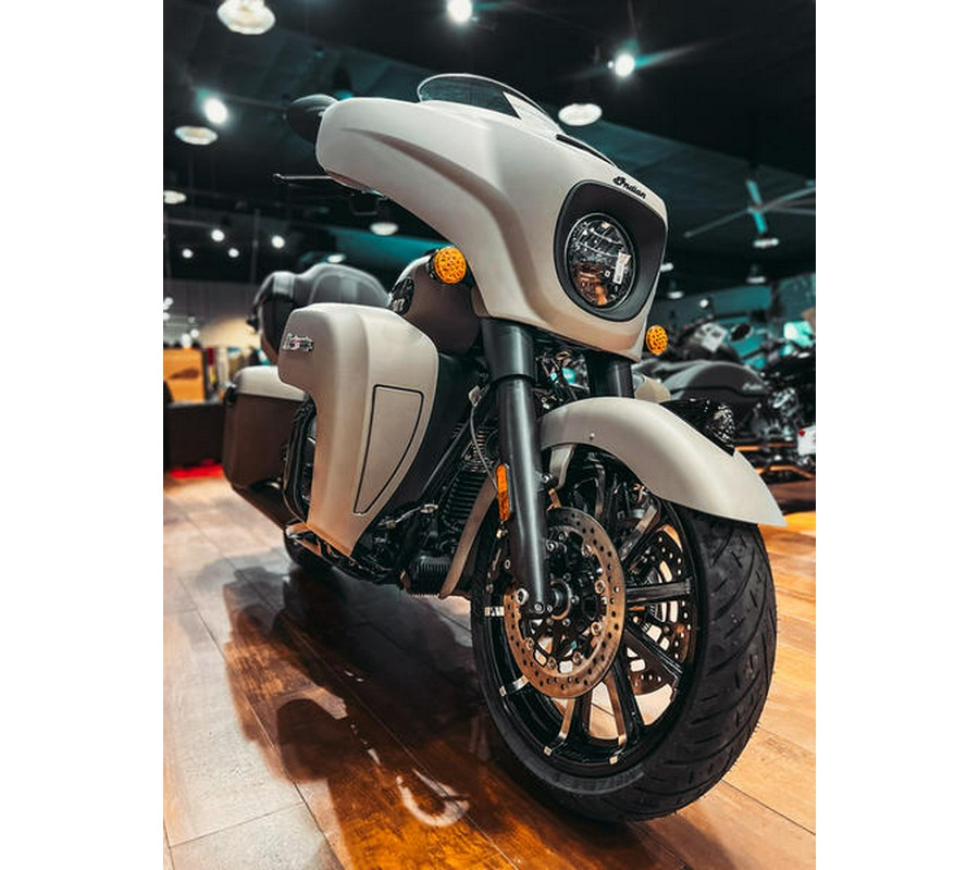 2023 Indian Motorcycle® Roadmaster® Dark Horse® Silver Quartz Smoke