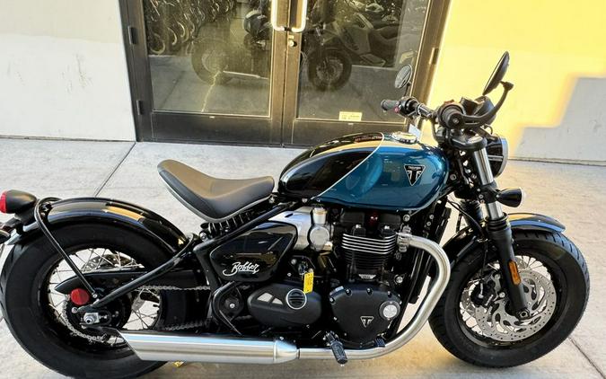 2026 Triumph Bonneville Bobber Interstellar Blue