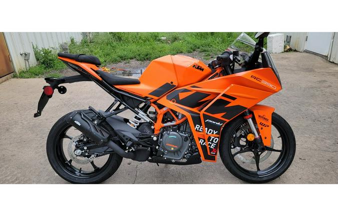 2023 KTM RC 390