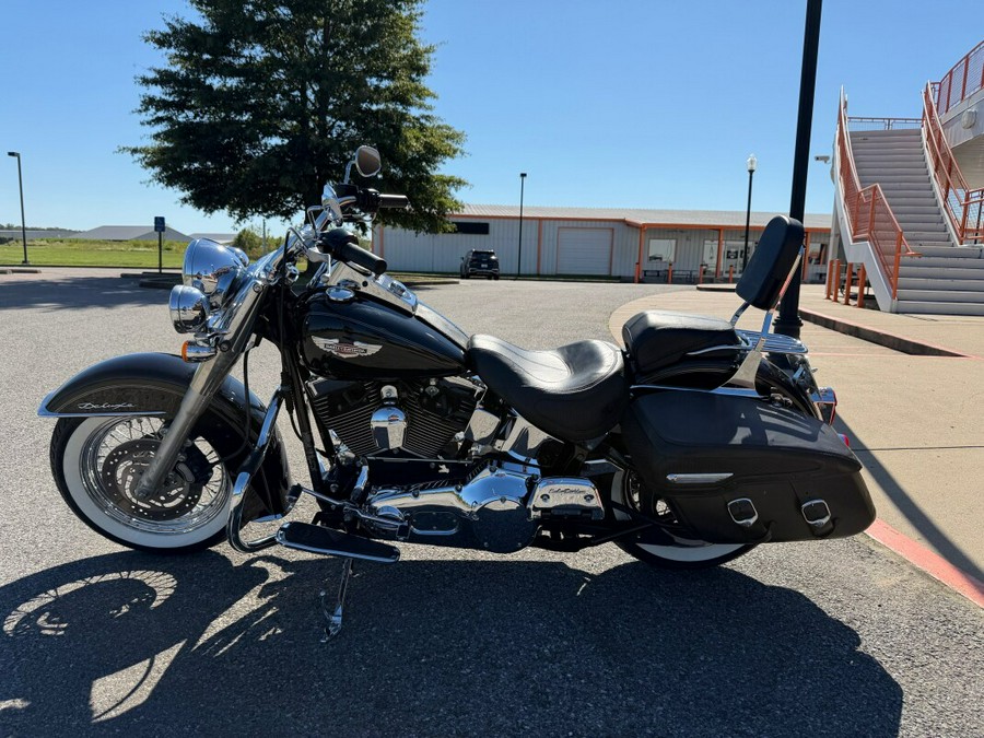 2005 Harley-Davidson® Softail® Deluxe Vivid Black
