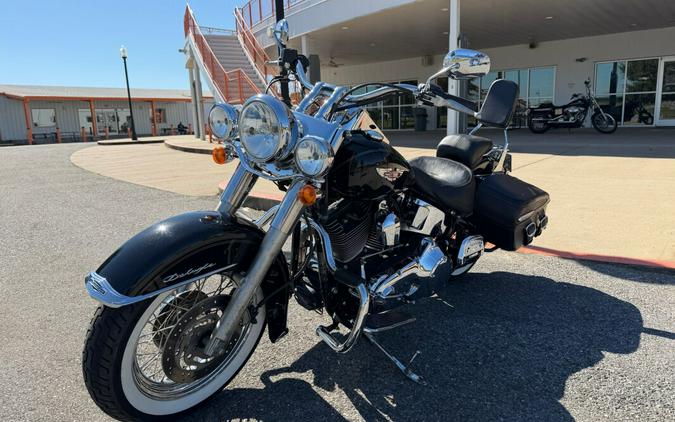 2005 Harley-Davidson® Softail® Deluxe Vivid Black