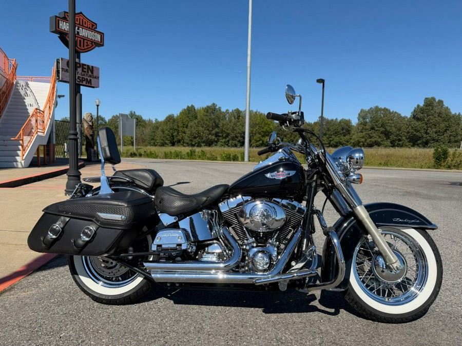 2005 Harley-Davidson® Softail® Deluxe Vivid Black
