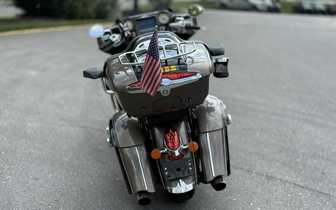 2018 Indian Roadmaster ABS Polish.Bronze Over Thund.Black w/Silver Pinst. ABS Polish.Bronze Over Thund.Black WS