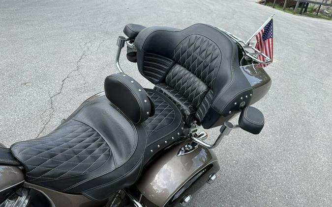 2018 Indian Roadmaster ABS Polish.Bronze Over Thund.Black w/Silver Pinst. ABS Polish.Bronze Over Thund.Black WS