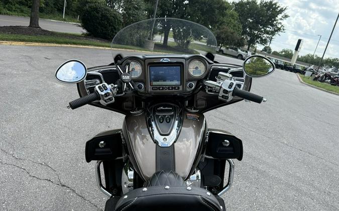2018 Indian Roadmaster ABS Polish.Bronze Over Thund.Black w/Silver Pinst. ABS Polish.Bronze Over Thund.Black WS