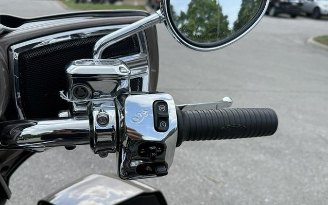 2018 Indian Roadmaster ABS Polish.Bronze Over Thund.Black w/Silver Pinst. ABS Polish.Bronze Over Thund.Black WS