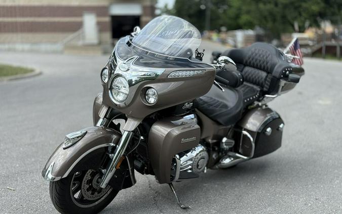 2018 Indian Roadmaster ABS Polish.Bronze Over Thund.Black w/Silver Pinst. ABS Polish.Bronze Over Thund.Black WS