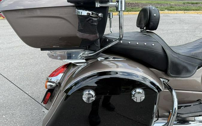 2018 Indian Roadmaster ABS Polish.Bronze Over Thund.Black w/Silver Pinst. ABS Polish.Bronze Over Thund.Black WS