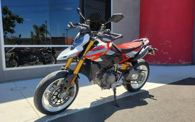 2027 Ducati Hypermotard V2 SP SP Livery
