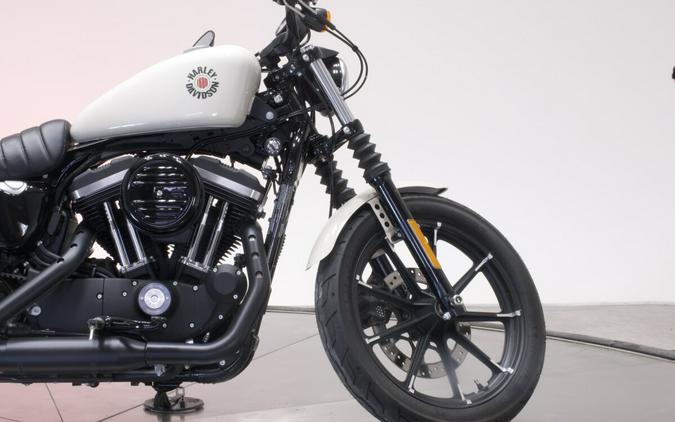 2022 Harley-Davidson 2022 Harley-Davidson XL883N Iron 883 in White Sand Pearl