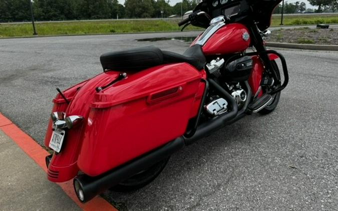 2017 Harley-Davidson Street Glide Special Red