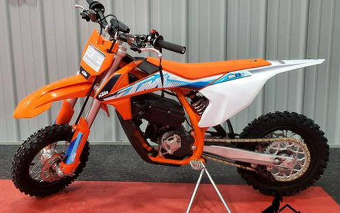 2024 KTM SX-E 3