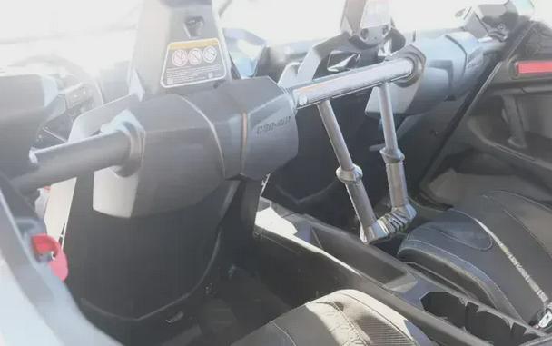 2026 CAN-AM MAVERICK R MAX X RC WITH SMARTSHOX 999T DCT