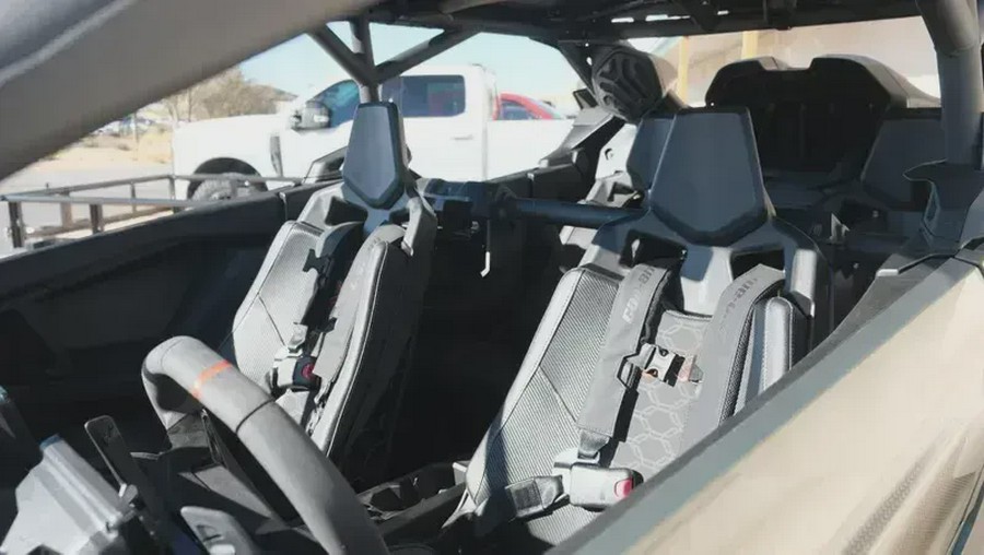 2026 CAN-AM MAVERICK R MAX X RC WITH SMARTSHOX 999T DCT