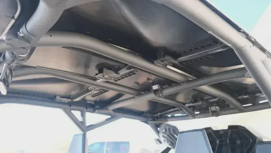 2026 CAN-AM MAVERICK R MAX X RC WITH SMARTSHOX 999T DCT