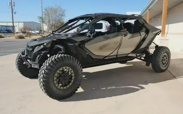 2026 CAN-AM MAVERICK R MAX X RC WITH SMARTSHOX 999T DCT