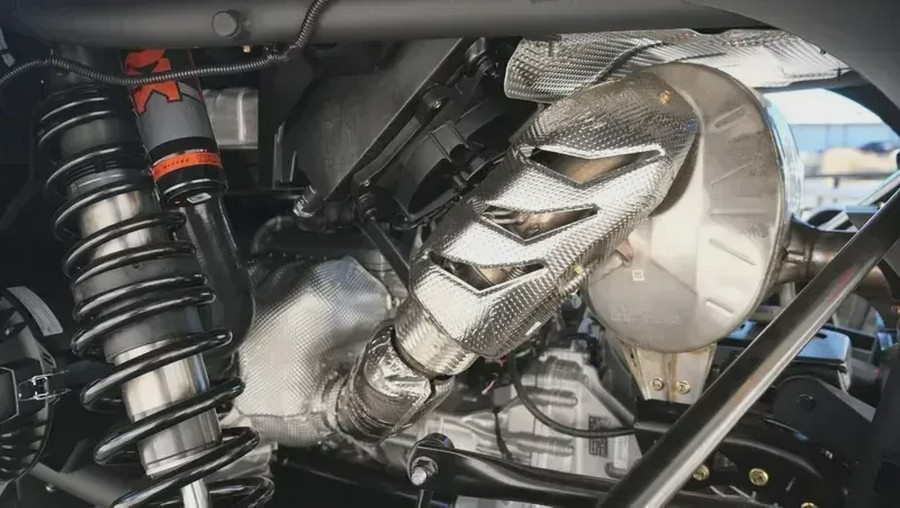 2026 CAN-AM MAVERICK R MAX X RC WITH SMARTSHOX 999T DCT