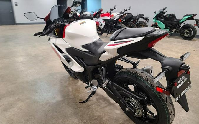 2026 Yamaha YZF R3 70Th Anniversary Edition