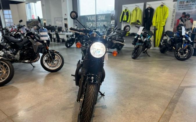 2025 Triumph Bonneville T120 Black Jet Black