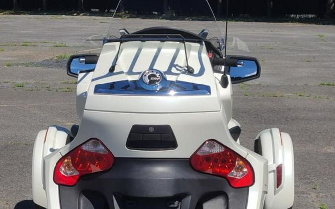 2015 Can-Am® Spyder RT Base