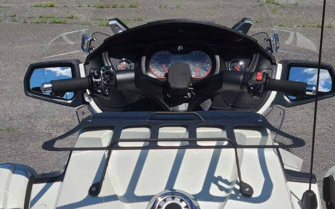 2015 Can-Am® Spyder RT Base