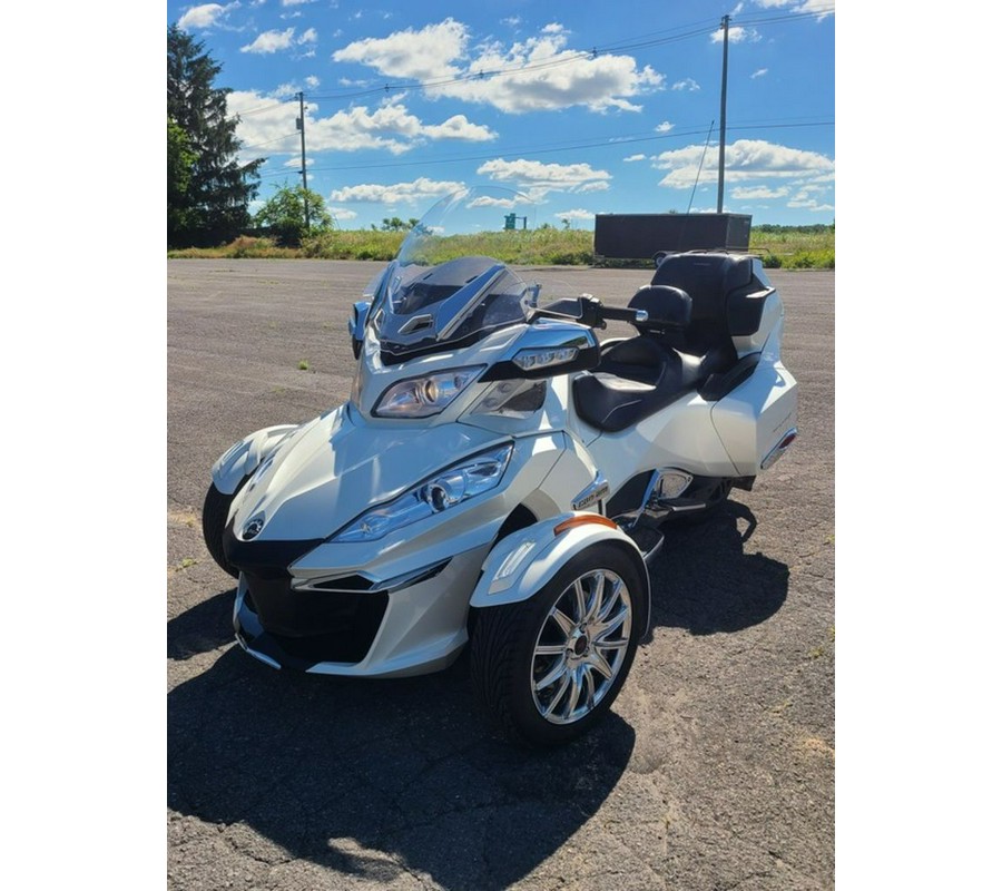 2015 Can-Am® Spyder RT Base