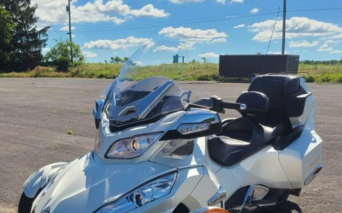 2015 Can-Am® Spyder RT Base