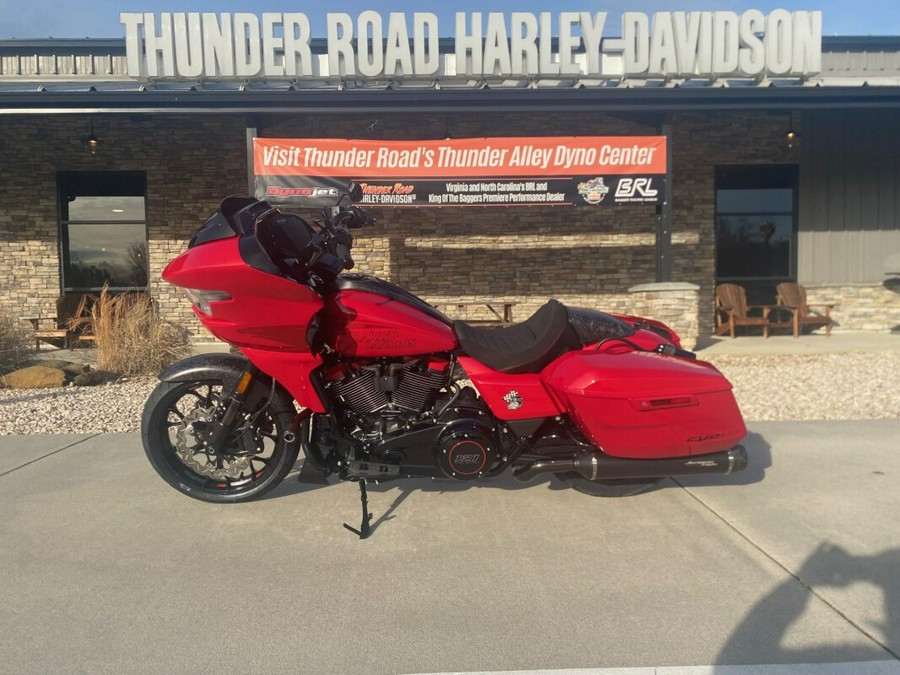 2025 Harley-Davidson® CVO™ Road Glide® ST Rally Red