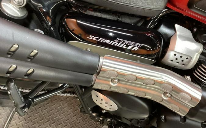 2019 Triumph Street Scrambler Cranberry Red