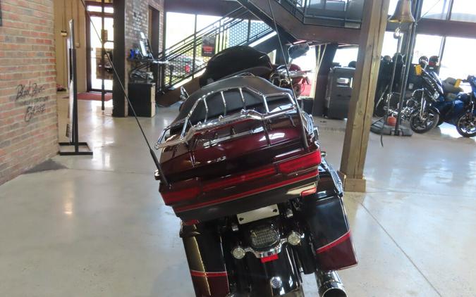 2013 Harley-Davidson® FLHTCUSE8 CVO™ Ultra Classic® Electra Glide®