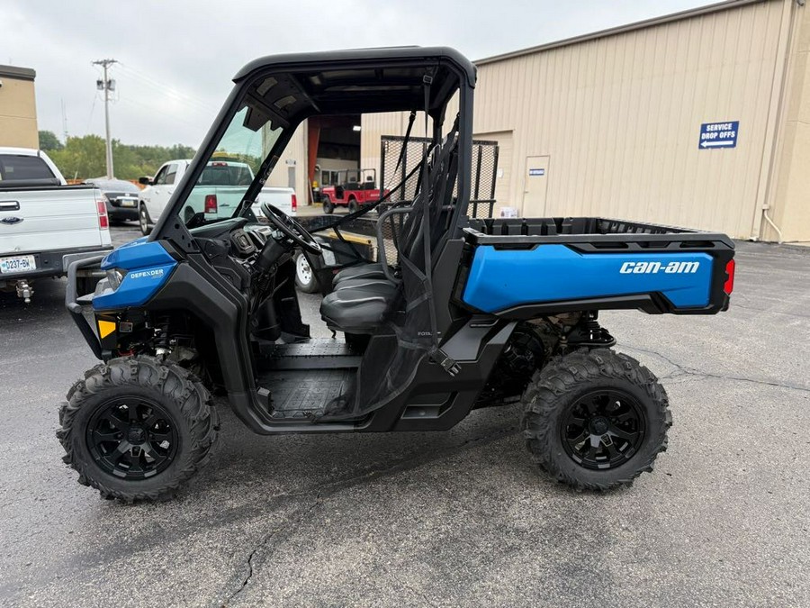 2022 Can-Am Defender HD10