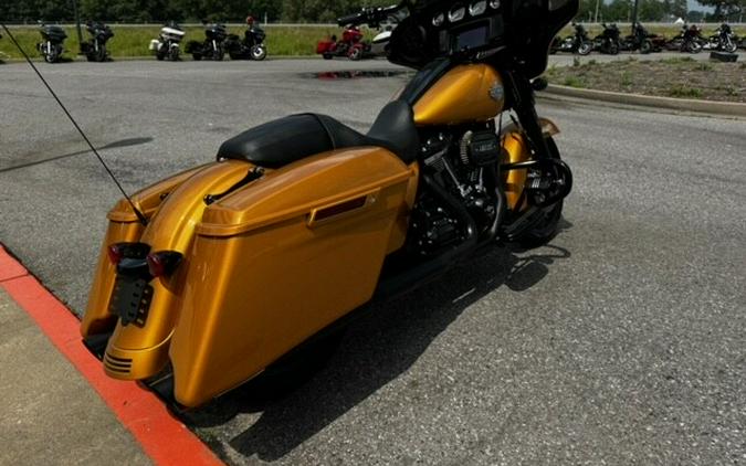 2023 Harley-Davidson Street Glide Special Prospect Gold - Black Finish
