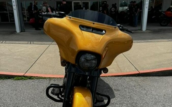 2023 Harley-Davidson Street Glide Special Prospect Gold - Black Finish