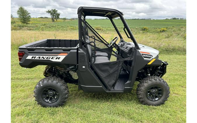 2025 Polaris Industries RANGER 1000 PREMIUM - WHITE LIGHTNING EPS