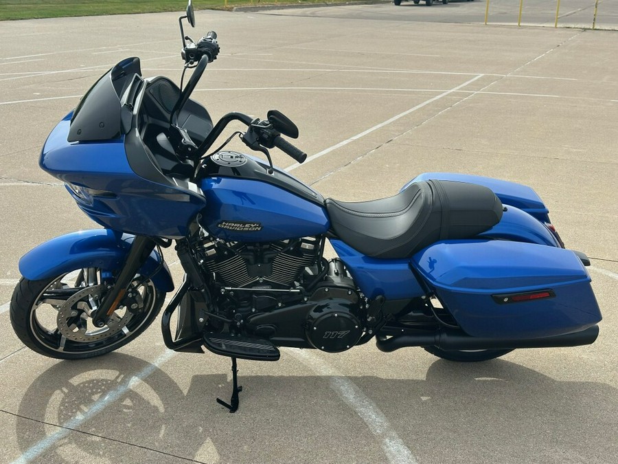 2024 Harley-Davidson Road Glide™ Blue Burst - Black Finish