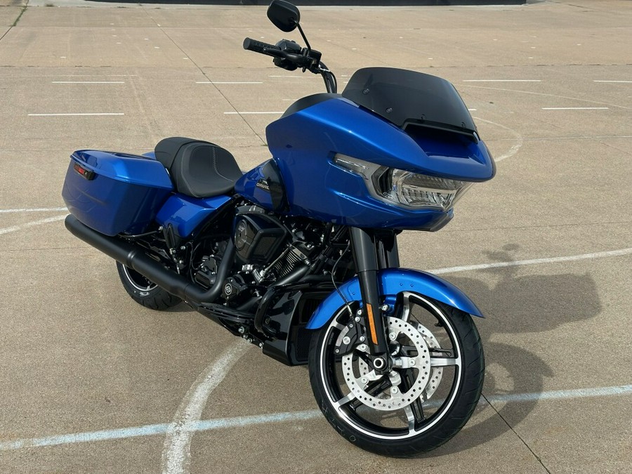 2024 Harley-Davidson Road Glide™ Blue Burst - Black Finish