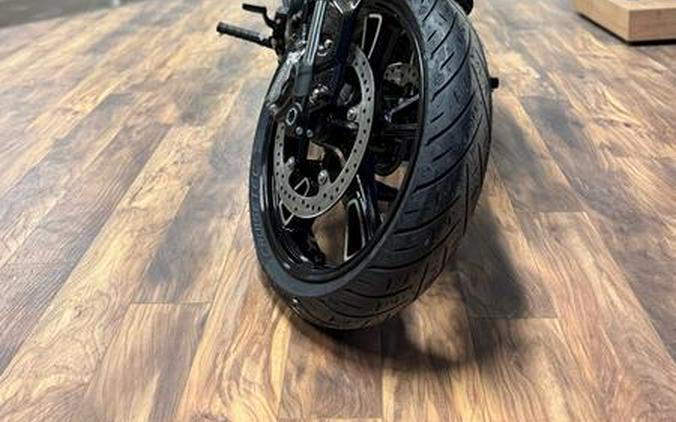 2026 Indian Motorcycle® 101 Scout® Black Crystal with Super Graphite