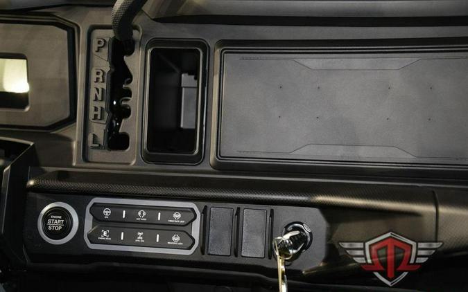 2026 Can-Am Defender MAX X mr HD11 with half-doors