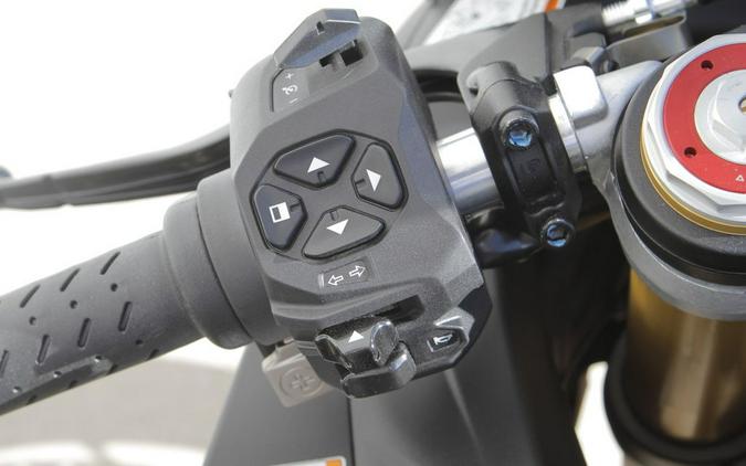 2026 Aprilia RSV4 1100