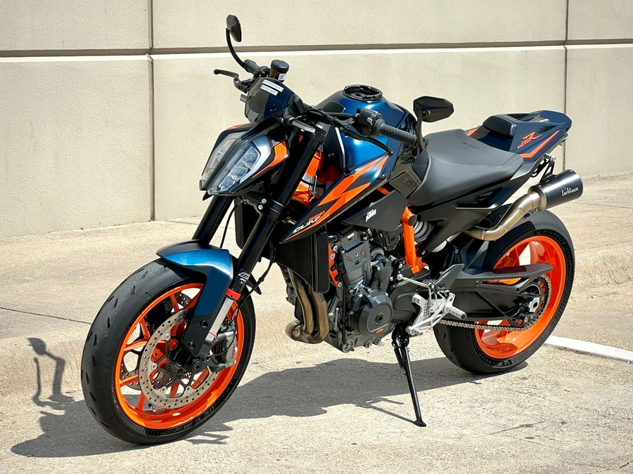 2023 KTM 890 Duke R