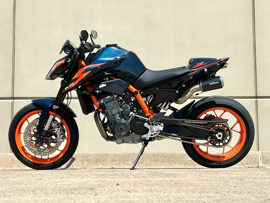 2023 KTM 890 Duke R