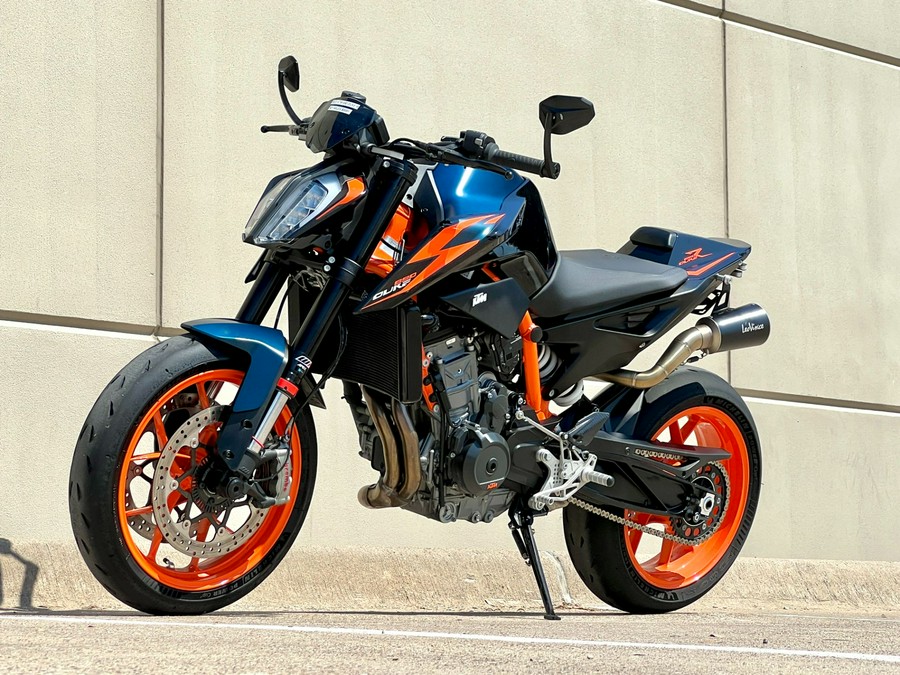 2023 KTM 890 Duke R