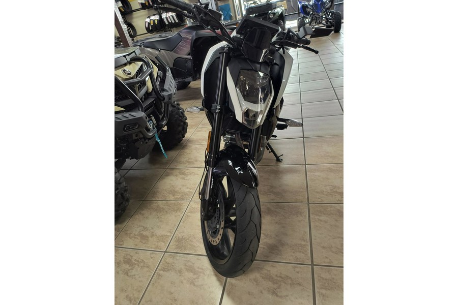 2024 CFMOTO 300nk NEBULA WHITE WITH KO FULL EXHAUST SYSTEM AND AFTERMARKET MIRRORS