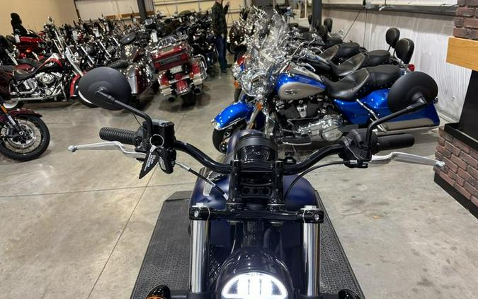 2024 Indian Motorcycle® Chief Dark Horse® Springfield Blue Smoke