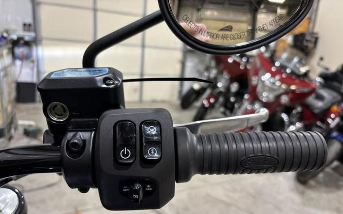 2024 Indian Motorcycle® Chief Dark Horse® Springfield Blue Smoke